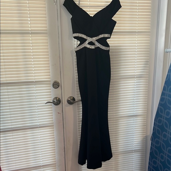 A086 Xtraordinary Black and Silver Sheath Cocktail Dress - Picture 1 of 3